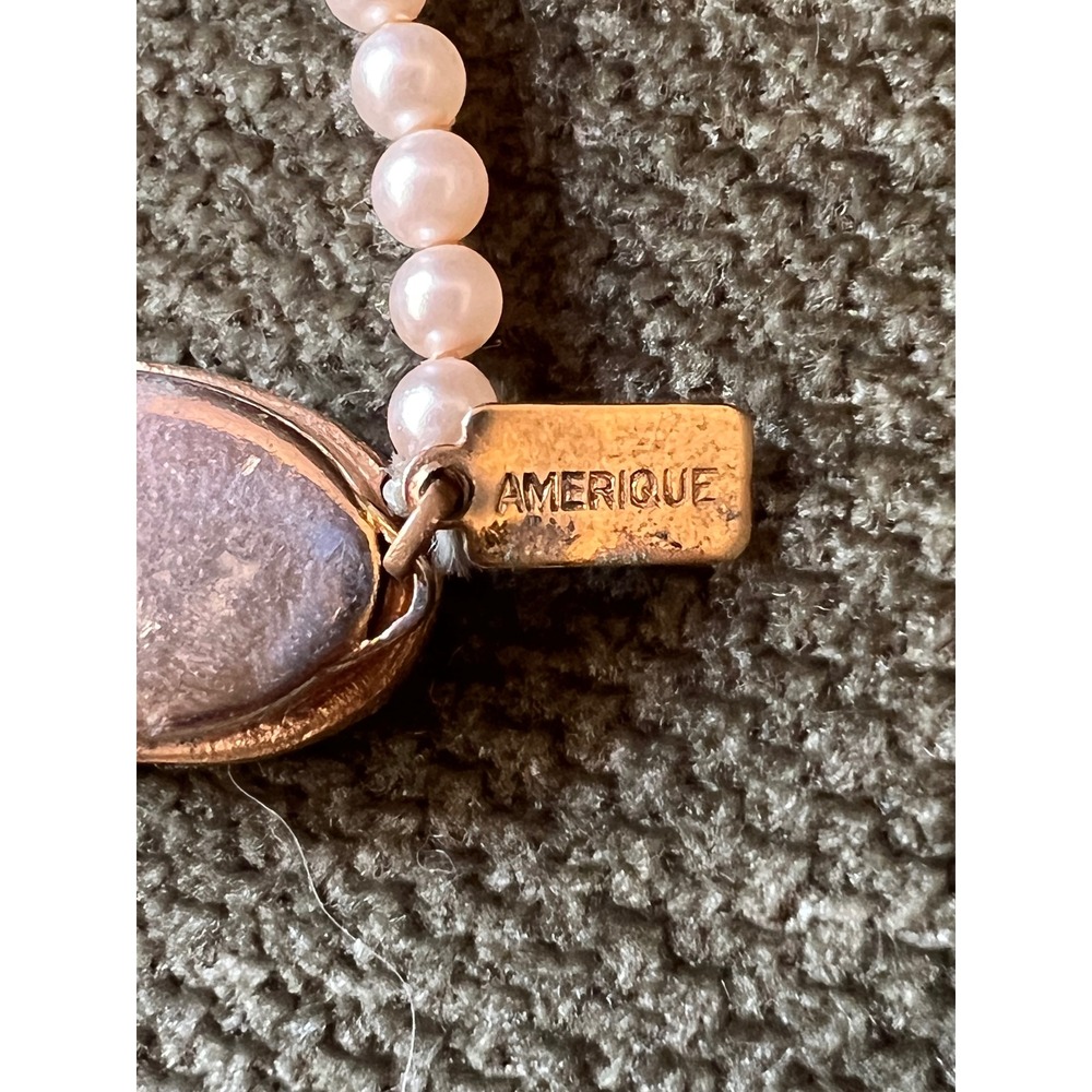 Necklace Amerique Faux Pearl Gold Tone Starburst Clasp 1970s Vintage Jewelry - Picture 3 of 7